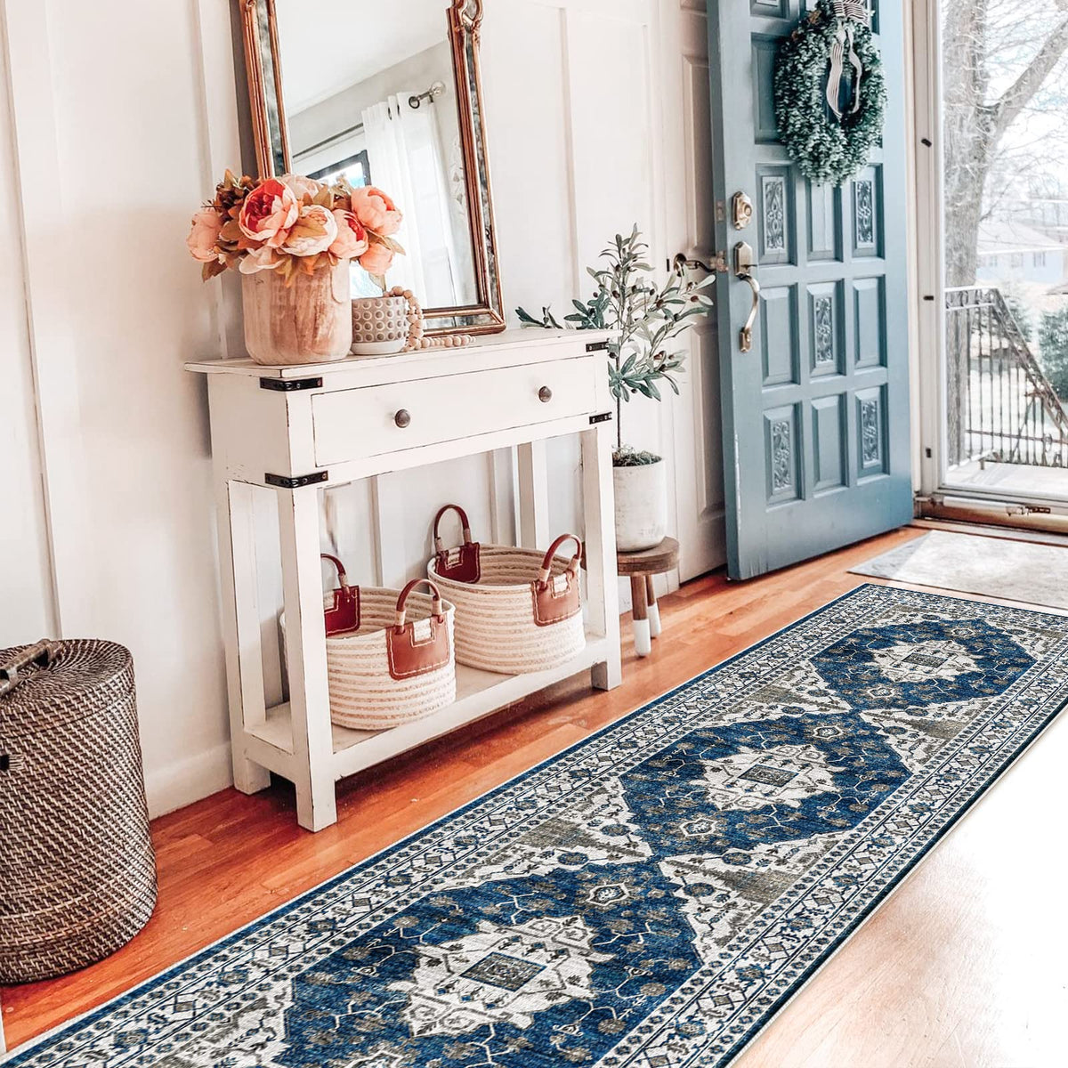 HY Hao Yun Lai rug demonstrates non-slip backing for secure hallway placement.