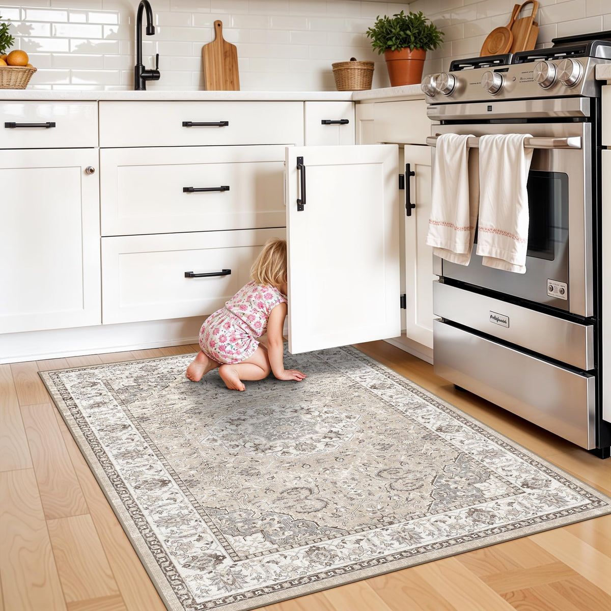 HY HAO YUN LAI water-resistant living room and bathroom mat protects floors from spills.