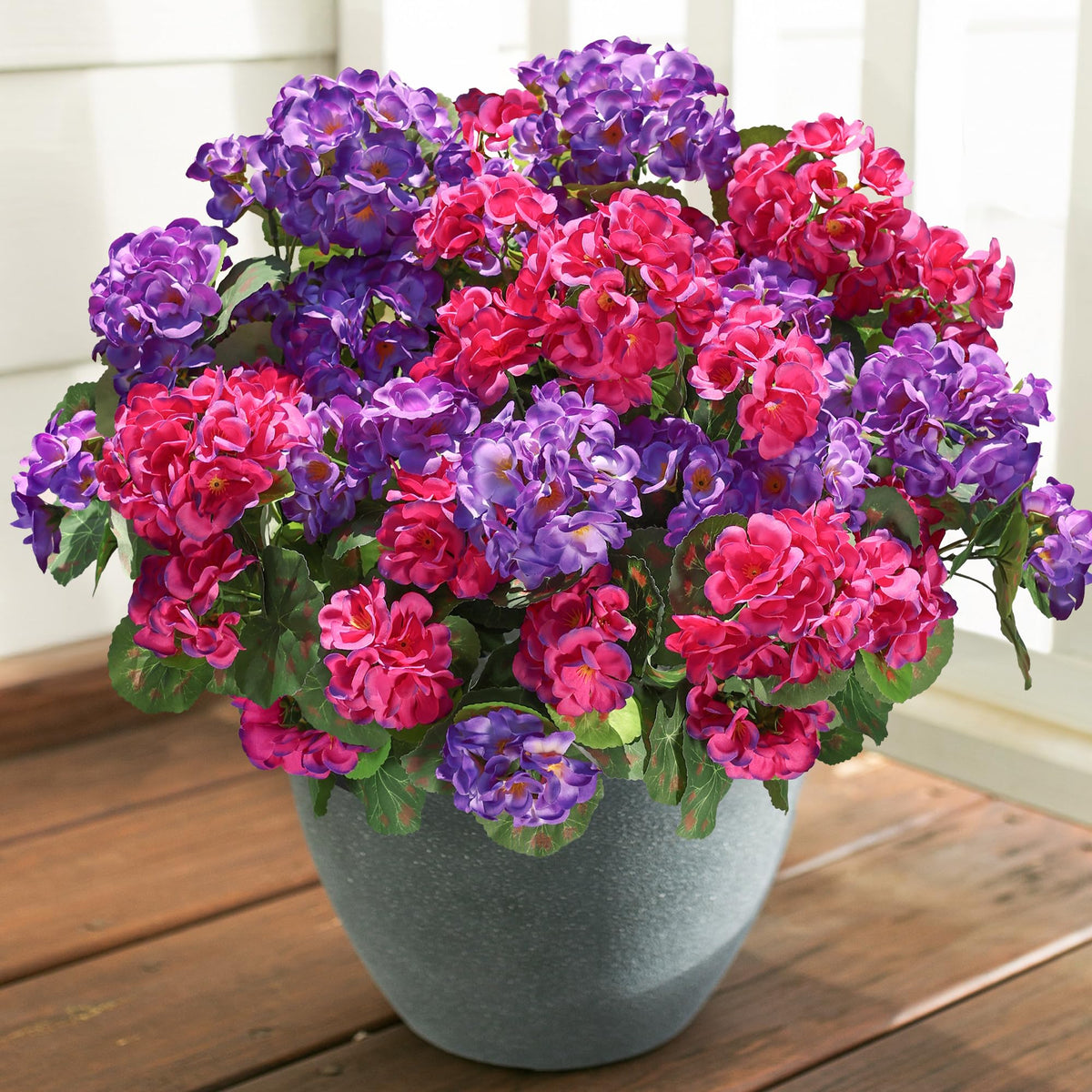 HyeFlora artificial geranium six-bundle pack for versatile outdoor decoration.
