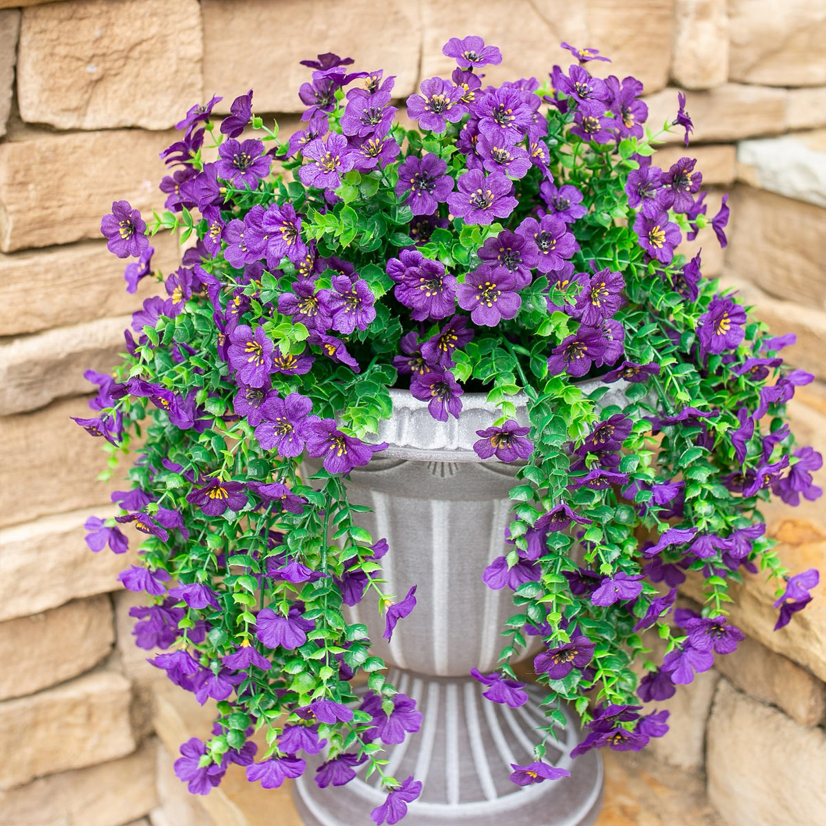 HyeFlora silk fabric flowers; durable outdoor decoration for garden gates and entryways.