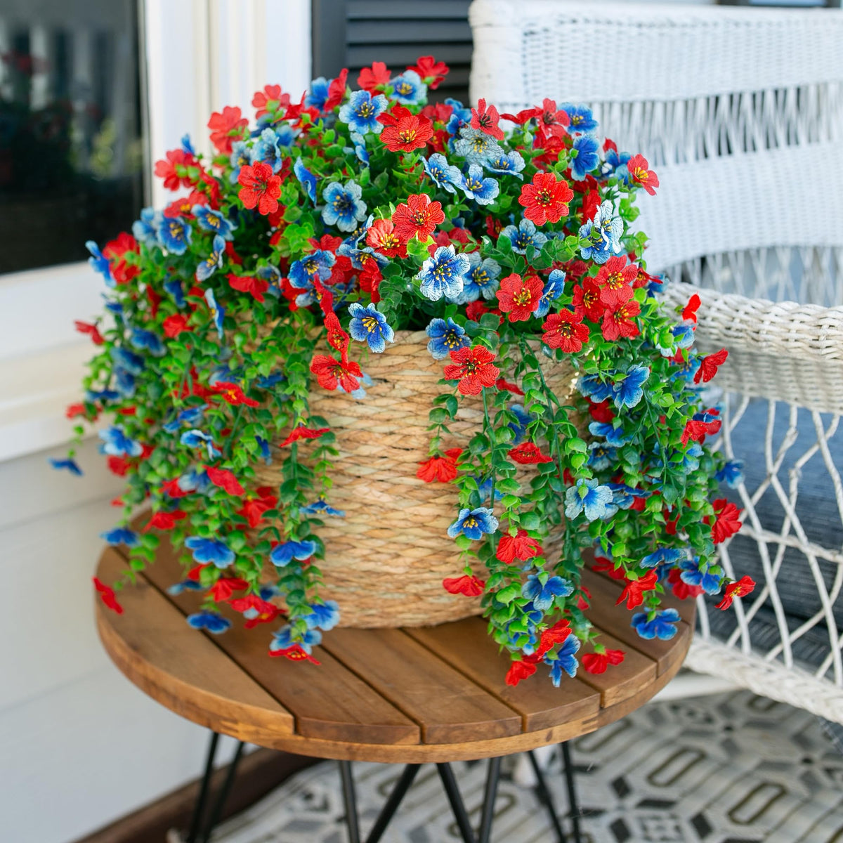 HyeFlora all-season flower arrangement suits indoor and outdoor spaces