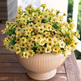 HyeFlora artificial daisy with eucalyptus leaves bundle for all-season outdoor décor.
