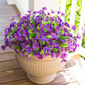 HyeFlora UV-resistant outdoor artificial flowers for porch displays