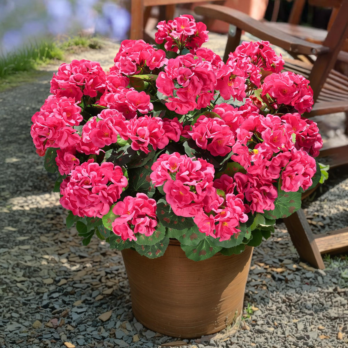 HyeFlora geranium leaves detail highlighting vein texture for lifelike decor