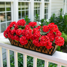 Gift idea: HyeFlora artificial geraniums for easy, long-lasting decor