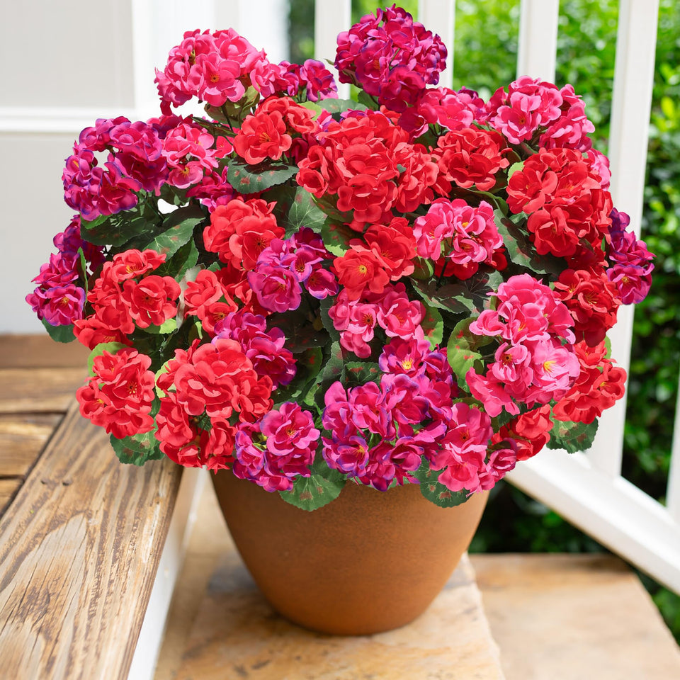 HyeFlora six-bundle artificial geraniums ready for durable outdoor decor.