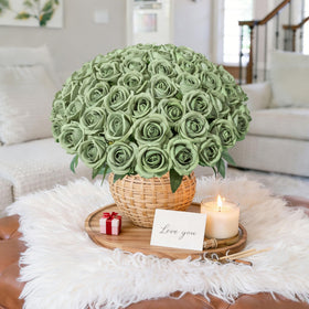 HyeFlora bendable stems enable easy bouquet shaping