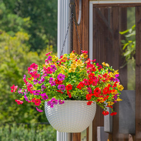 HyeFlora artificial daisies close-up showing lifelike texture and color.