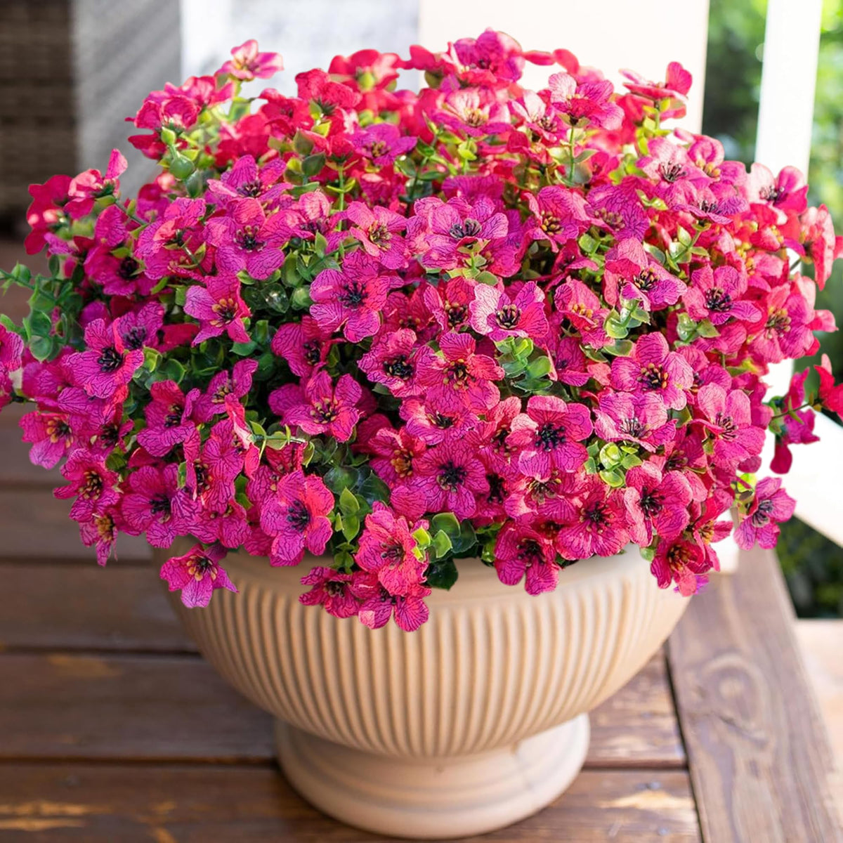 Hyeflora daisy bundles with eucalyptus for versatile outdoor and indoor decoration
