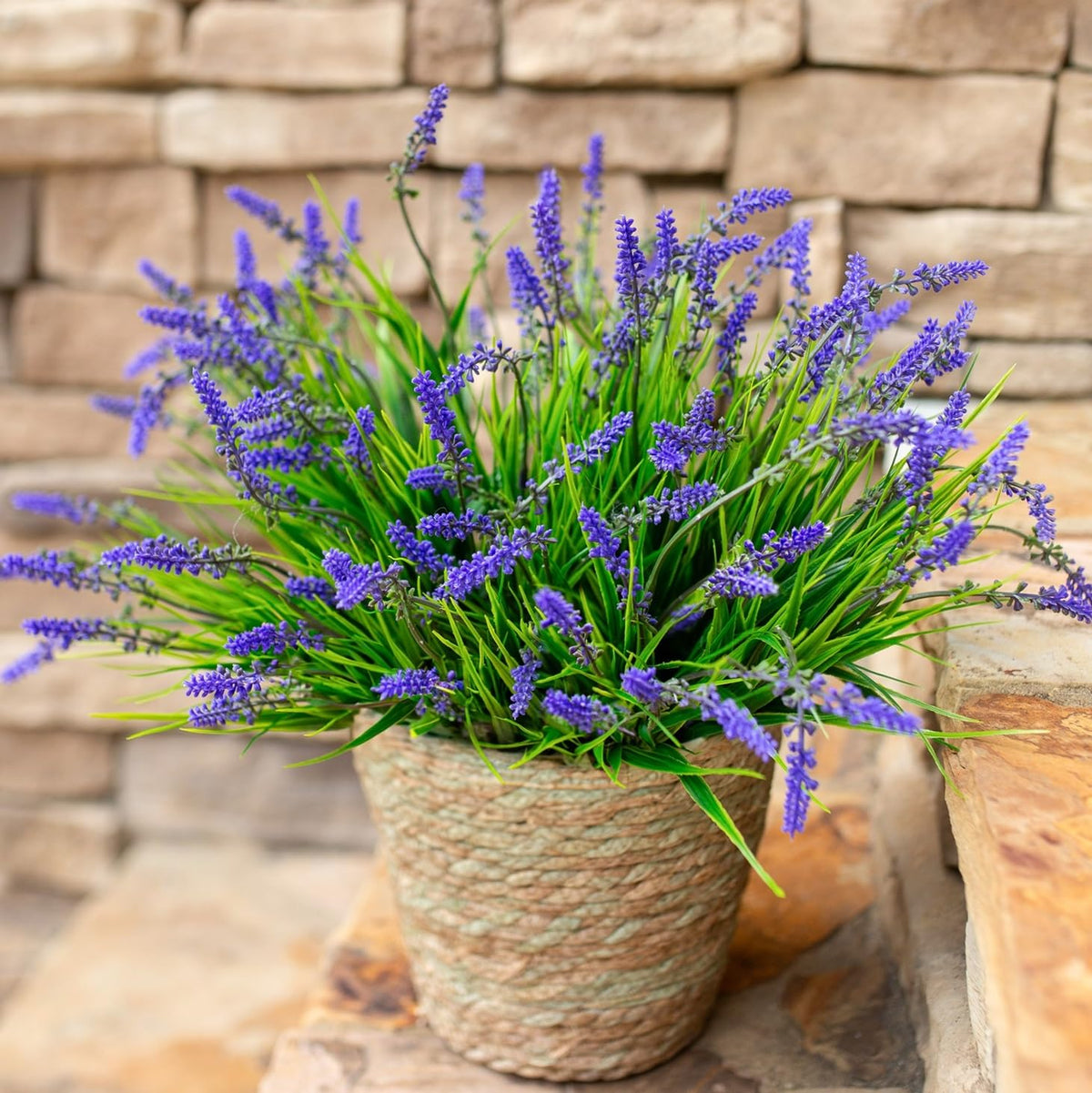 HyeFlora DIY-friendly bundles; adjustable branches for quick bouquets.