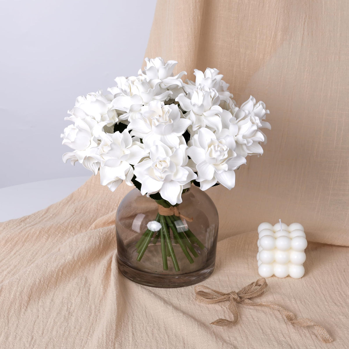 HyeFlora fade-resistant gardenias stay vibrant in indoor light