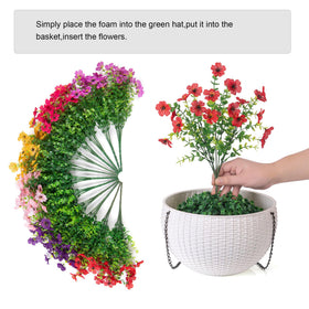 HyeFlora lightweight hanging chain complements the daisies for easy setup.