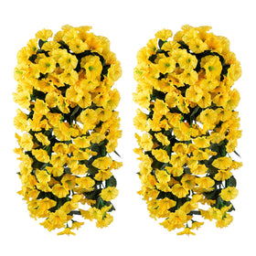 HyeFlora lifelike hanging vines brighten porches with no pollen.