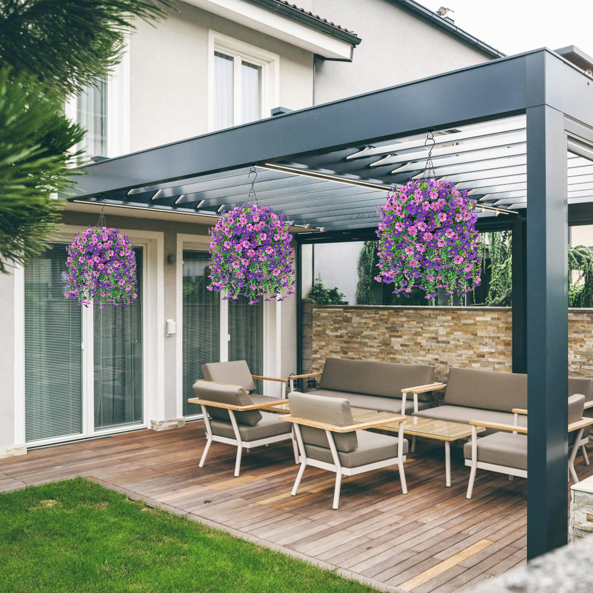 HyeFlora ideal outdoor decoration for patios, balconies, and doors.