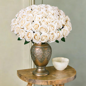 HyeFlora long-stem champagne roses ideal for tall vases.