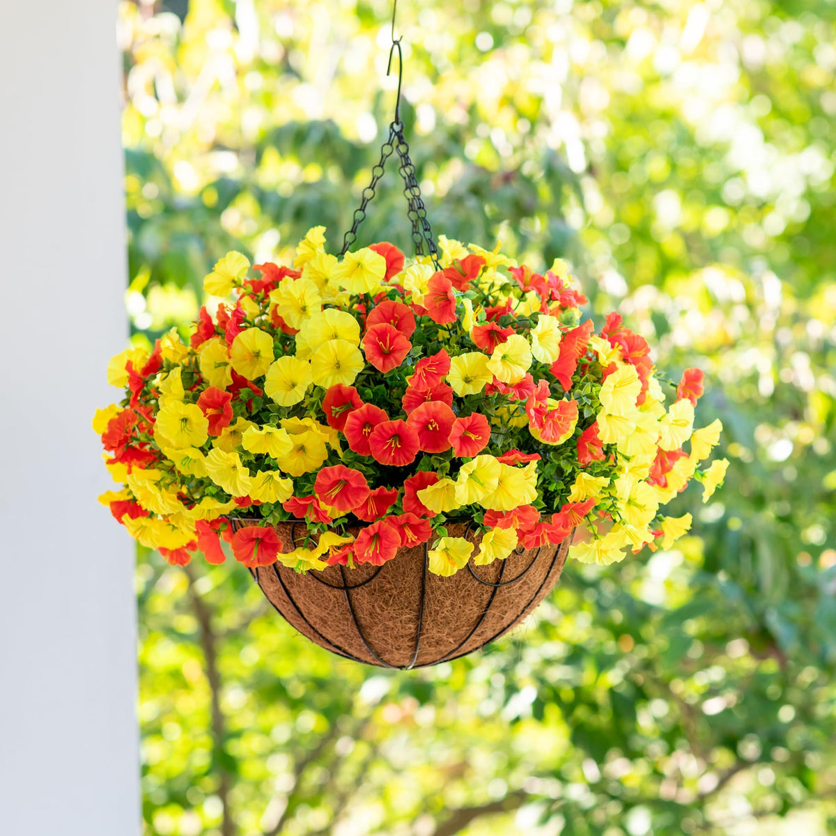 HyeFlora UV-resistant outdoor flowers for durable, year-round beauty.