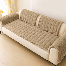 Hyha multi-use dog couch cover doubles as a car seat mat.