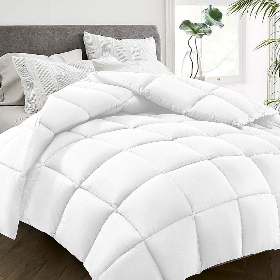 HYLEORY all-season comforter with peach-skin fabric for ultra-soft, breathable feel.