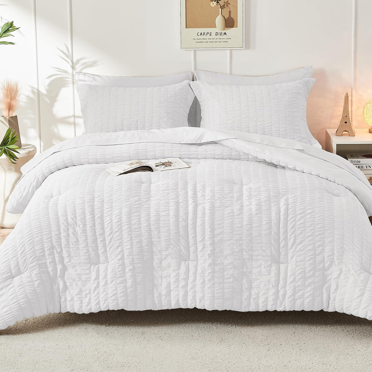 HYMOKEGE Anti-wrinkle seersucker texture on bed setup offers easy maintenance.