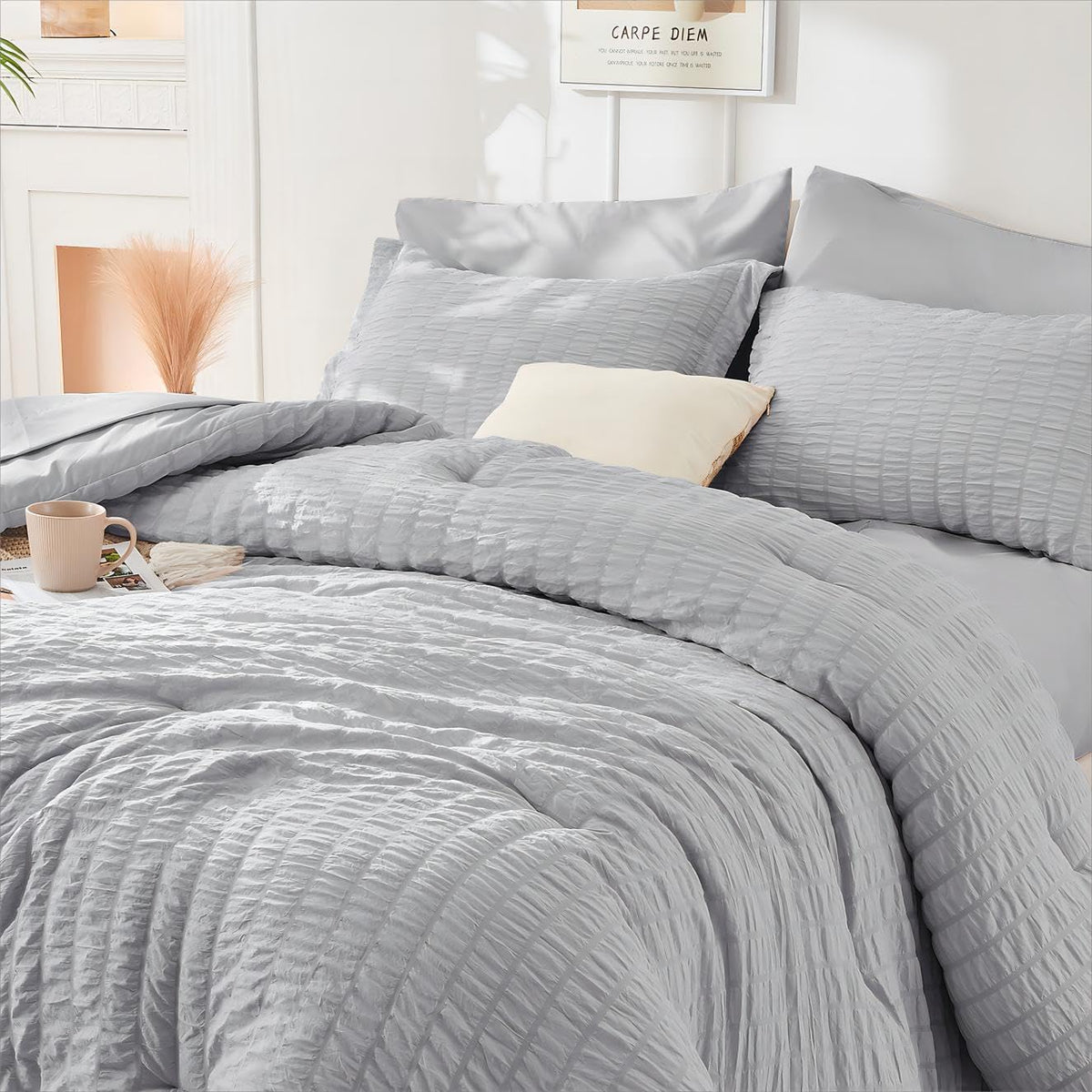 HYMOKEGE soft microfiber bedding feels cloud-soft and skin-friendly through the night.