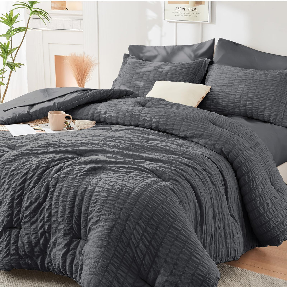 HYMOKEGE seersucker comforter texture adds elegance and plush warmth to your bedroom.