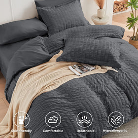 HYMOKEGE seersucker texture detail highlights wrinkle-resistant, decorative waves
