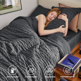 HYMOKEGE fitted sheet with deep pockets, stays in place through night moves.