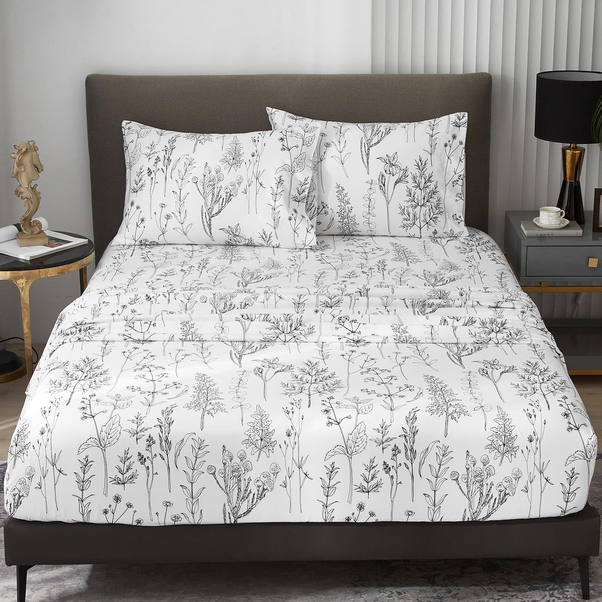 HYPREST Floral Sheets microfiber fabric demonstrating durability and easy care.