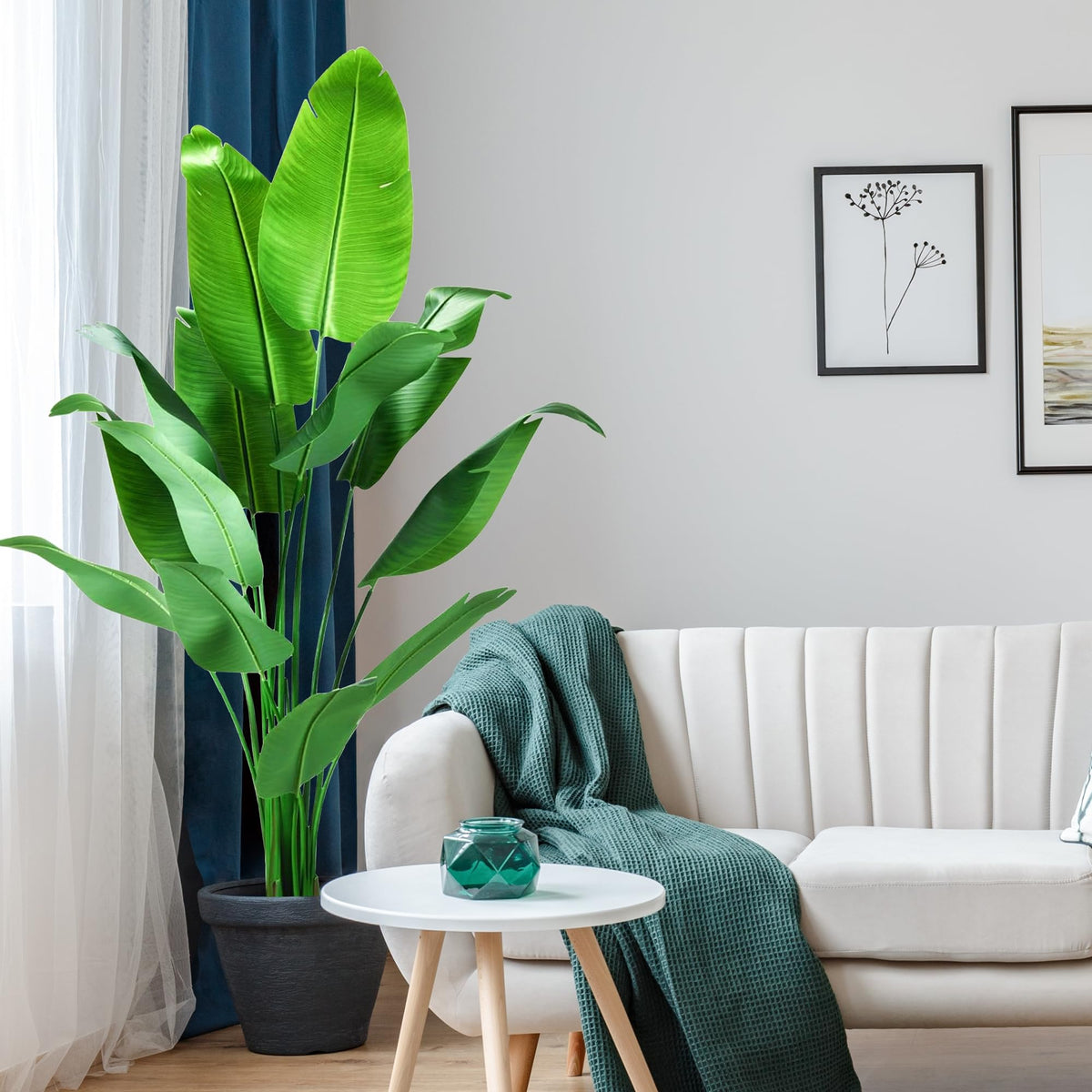 HZXGCP Bird of Paradise base and pot detail shows stable support for busy homes.