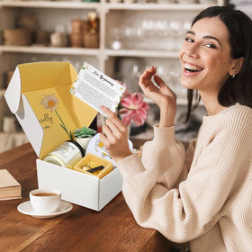 iAOVUEBY New Beginnings soy candle with natural fragrance for relaxation