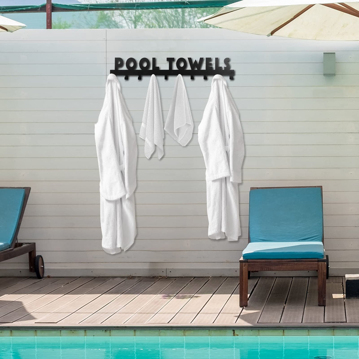 IBosins pool area decor towel hanger adds clean, tidy vibes.