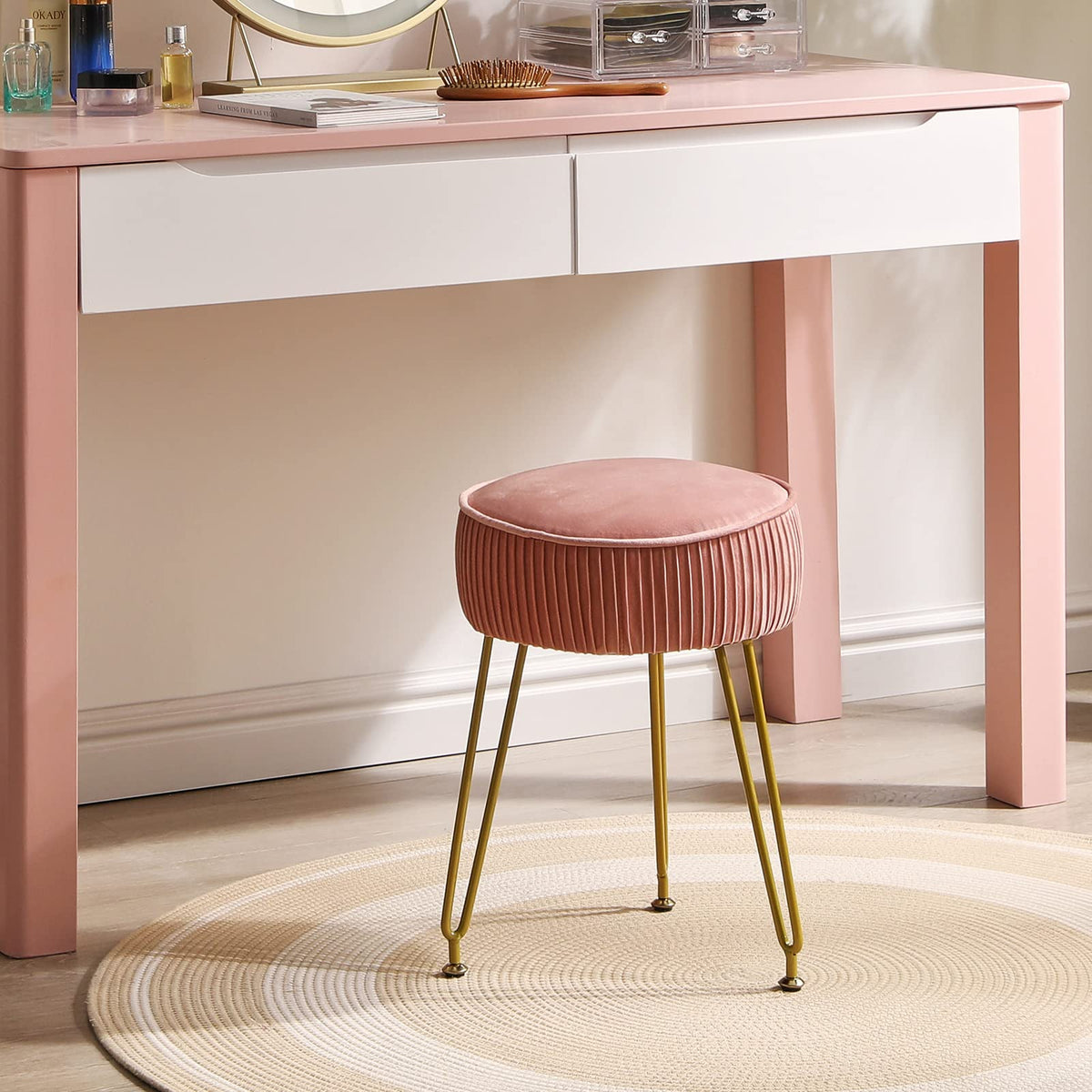 IBUYKE stool with gold powder-coated legs for a touch of luxury