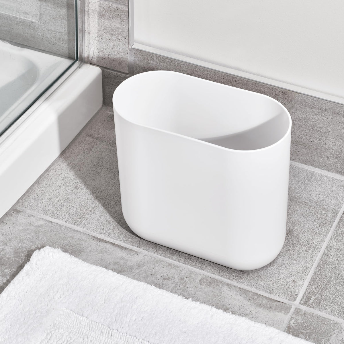 iDesign Cade open-top design enables quick and easy disposal