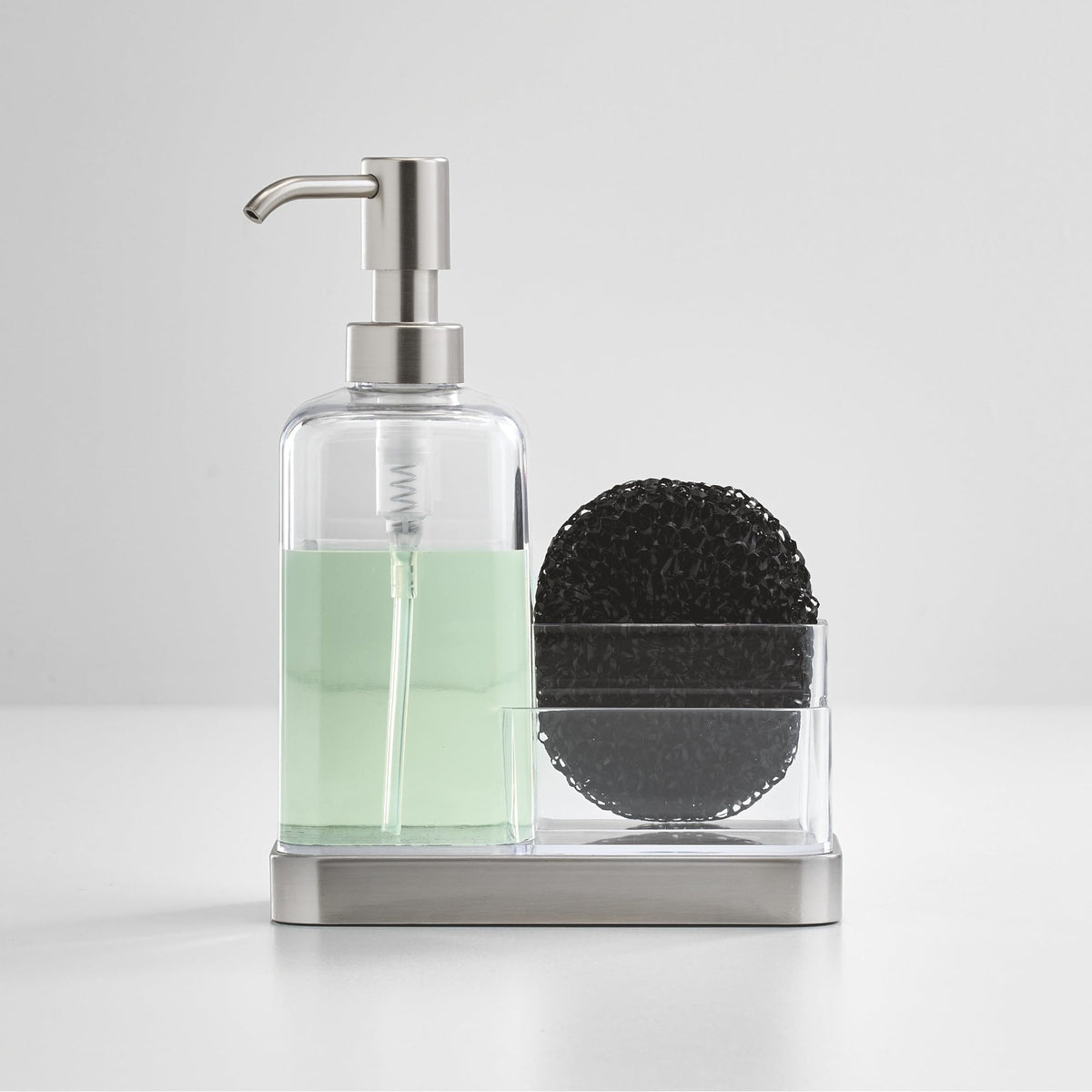 iDesign Forma rust-resistant pump head stays polished after daily use.