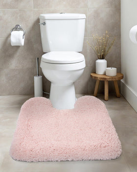 ILANGO pink toilet rug plush pile close-up highlights ultra-soft texture.