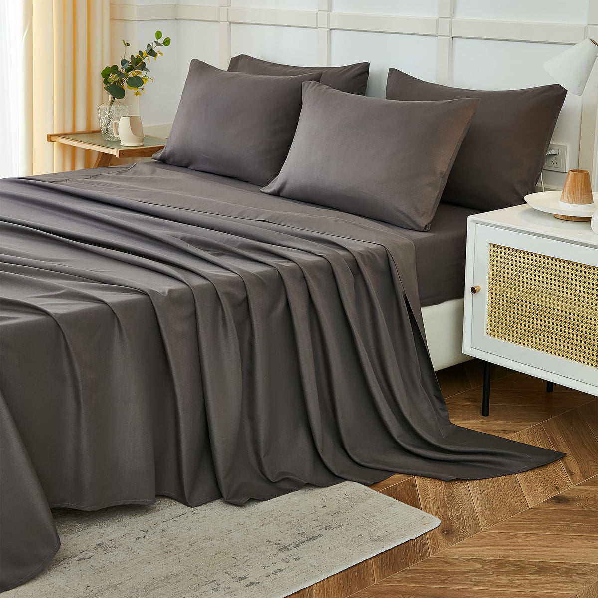 ILAVANDE queen sheets flat sheet 90x102 for a silky, smooth sleep surface.
