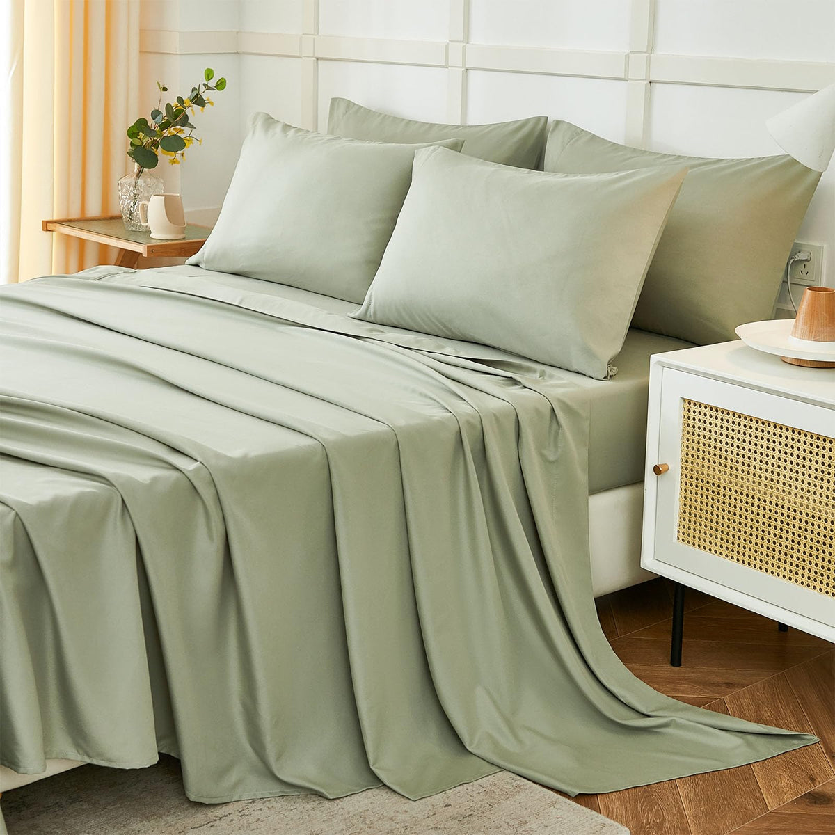 ILAVANDE Sage King flat sheet demonstrates soft breathability for all season sleep