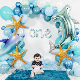 ILEISURELY starfish balloons complement a mermaid themed celebration.