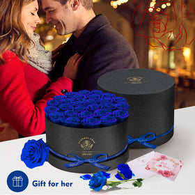 Unboxing scene of Impouo Forever Flowers gift set.