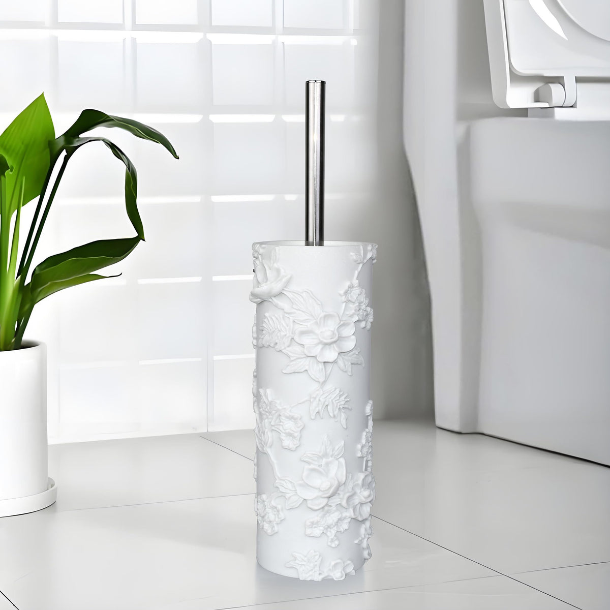 Indecor Home ergonomic brush handle offers a comfortable grip during use.