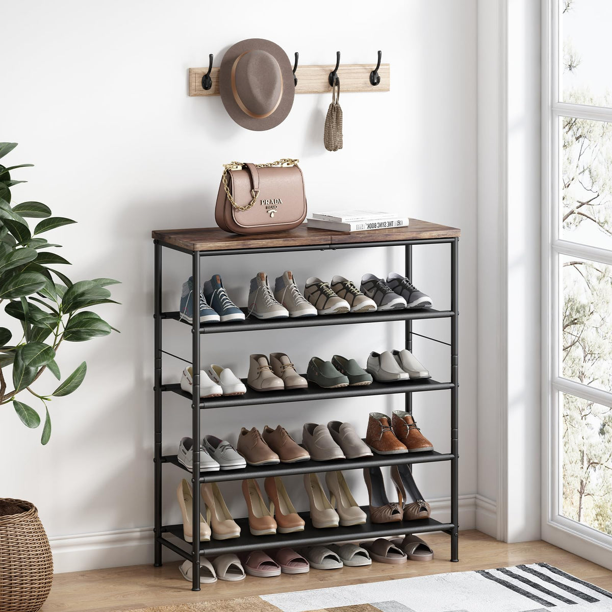 Layer fabric shelves prevent slipping and simplify cleaning.
