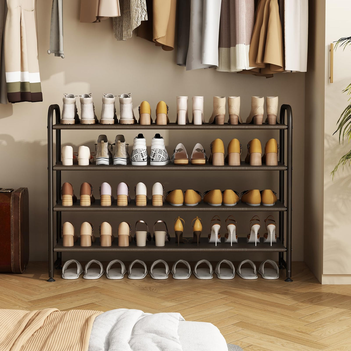 INGIORDAR top-view image shows a sturdy, space-saving frame for entryways.