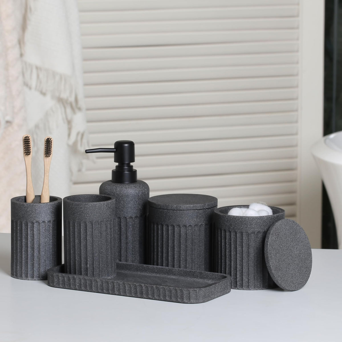 INIUNIK gift-ready bathroom set suitable for housewarmings and holidays.