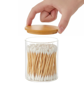Bamboo lid closeup on INIUNIK jar for easy maintenance