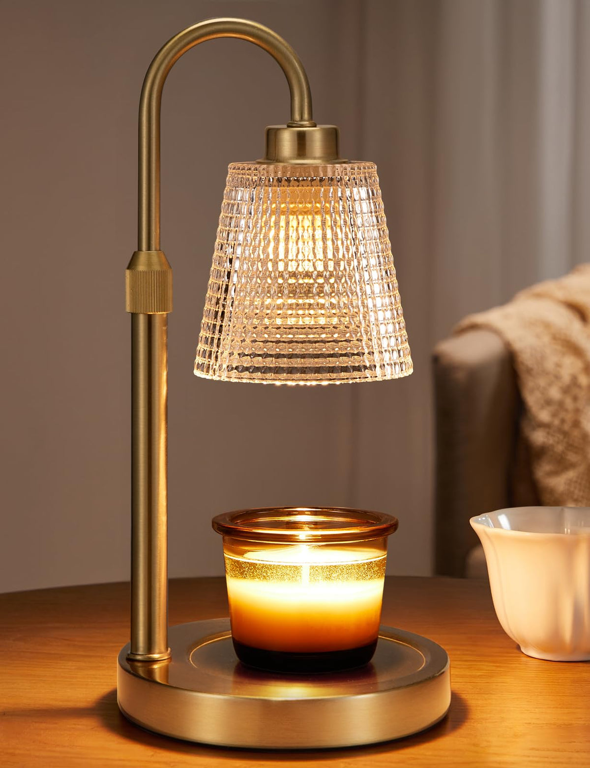 Innqoo Gold Candle Warmer Lamp base with matte black finish for safe, flame-free fragrance release.