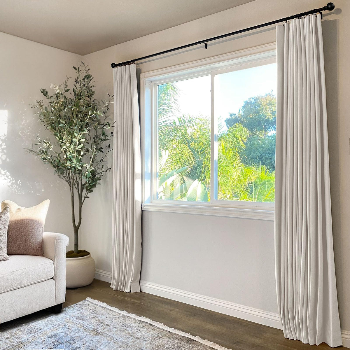 INOVADAY thermal insulated lining visible on inner side for warmth control.