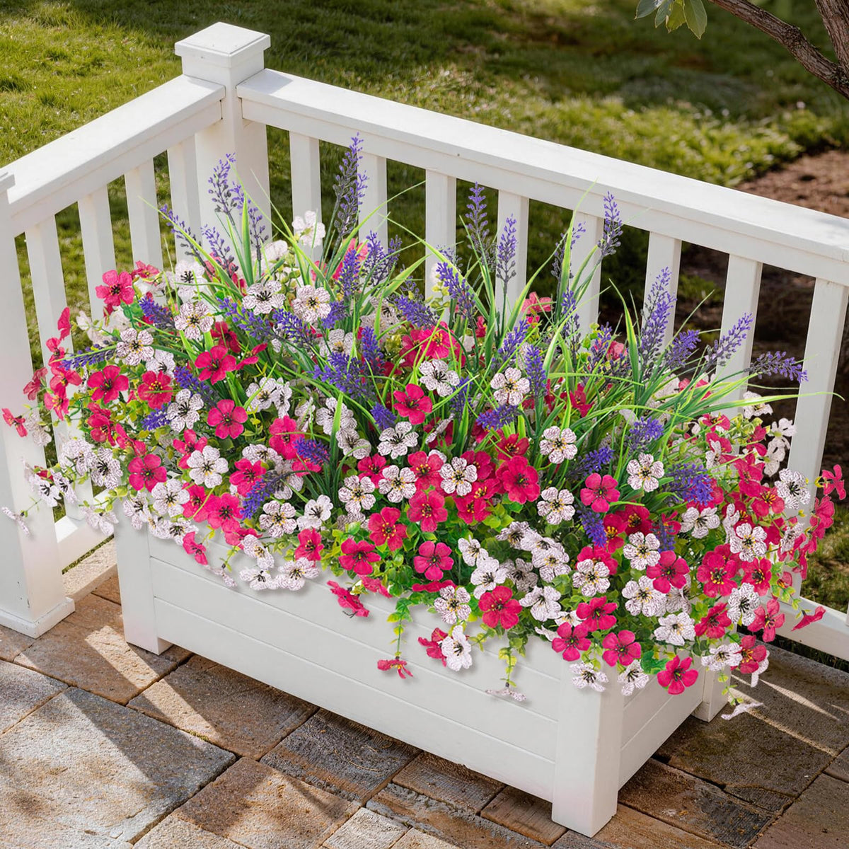 INQCMY outdoor silk daisies with lavender add year-round color to patios.