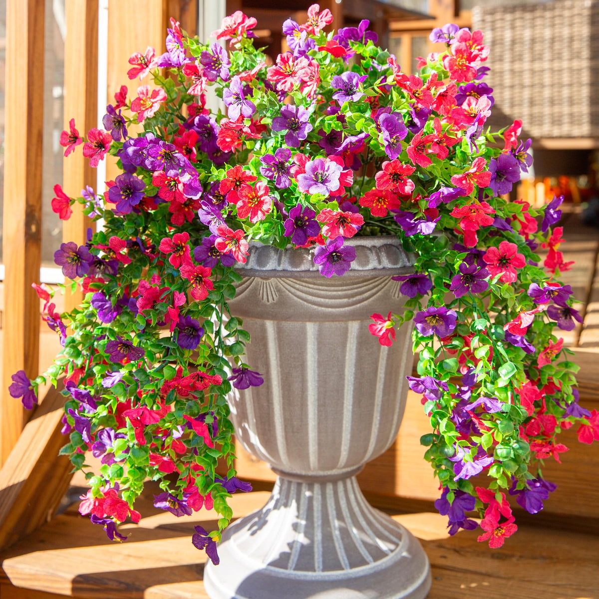INSPRING two-bundle set delivers seasonal flair for front doors and entryways.
