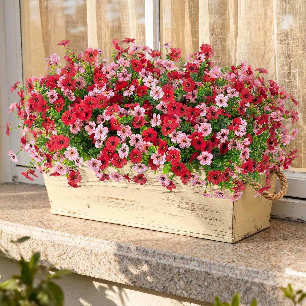 INXUGAO daisy-eucalyptus clusters provide lush greenery in decorative arrangements.