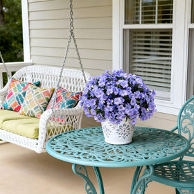 INXUGAO front porch decor with blue hydrangea arrangement.